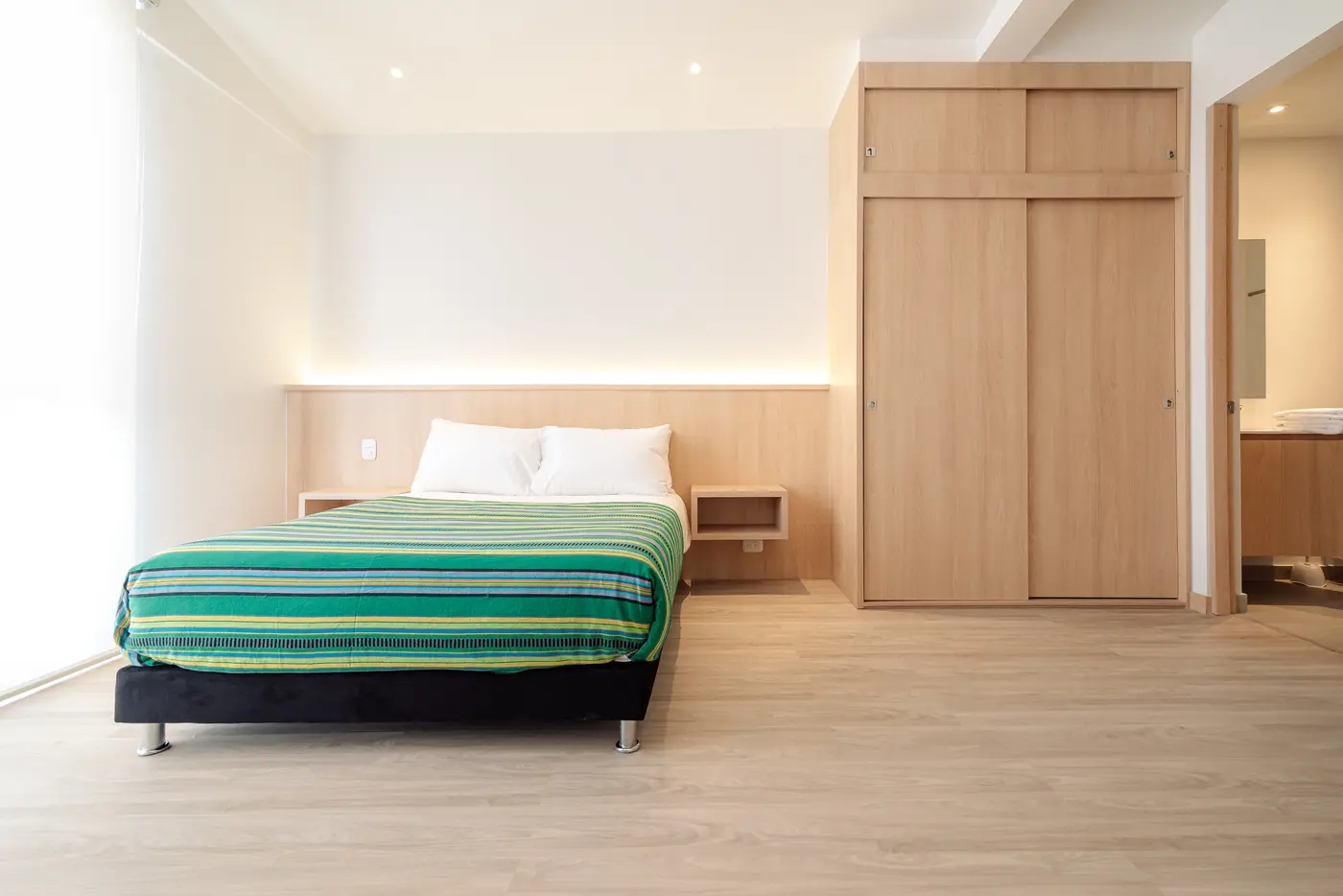 Apartaestudio Selección amoblado en Manizales, amplio con cama doble